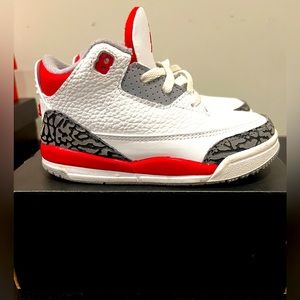 TODDLER JORDAN 3 OG RETRO FIRE RED SIZE 9C